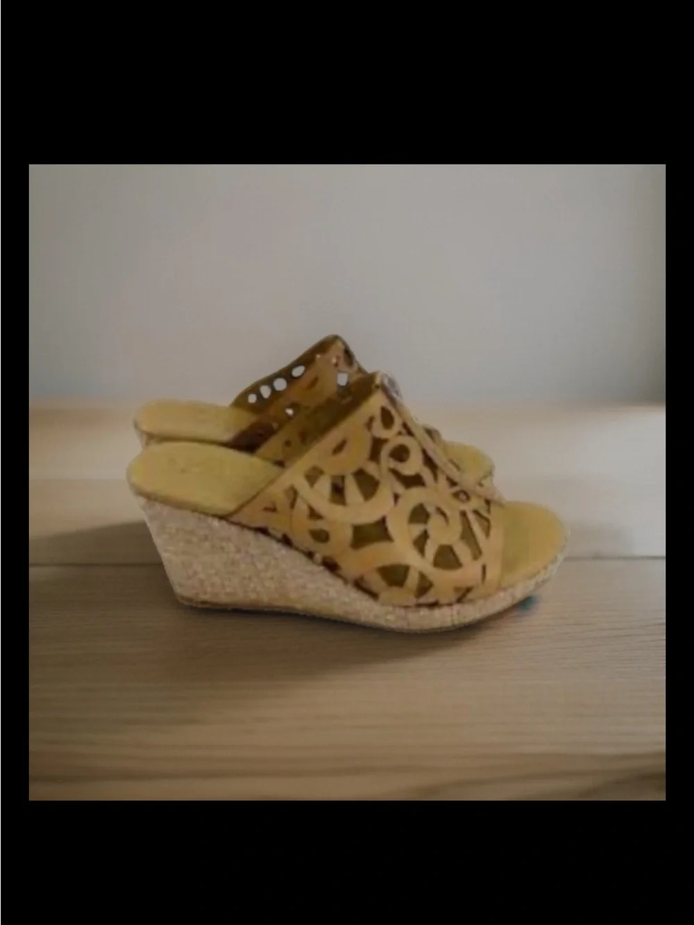 Brighton Beige Cutout Wedge Slide Sandals Made in Brazil size 8.5 good condition